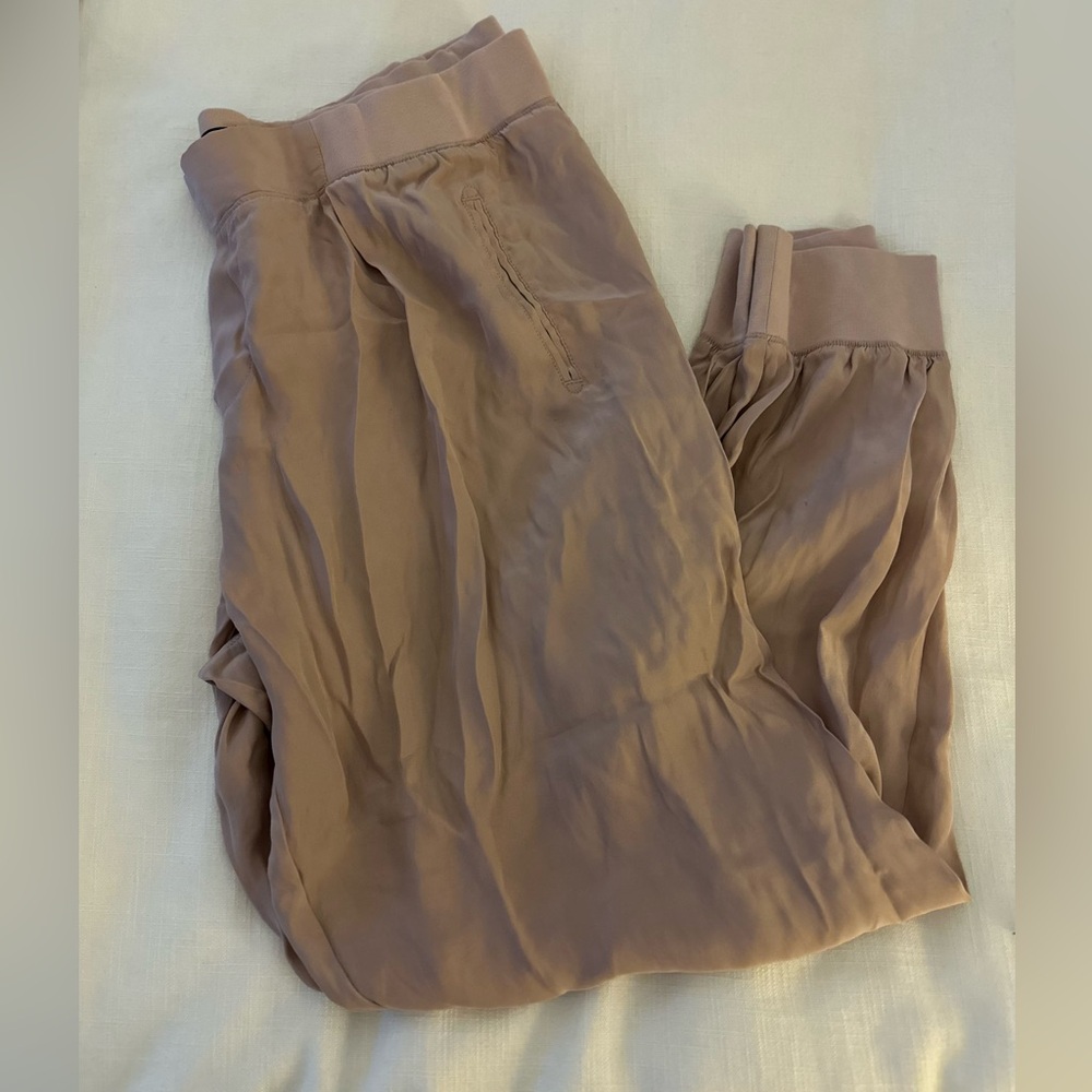 ATM Women's Lightweight Elastic-Waist Jogger Pants in Mauve 100% Silk